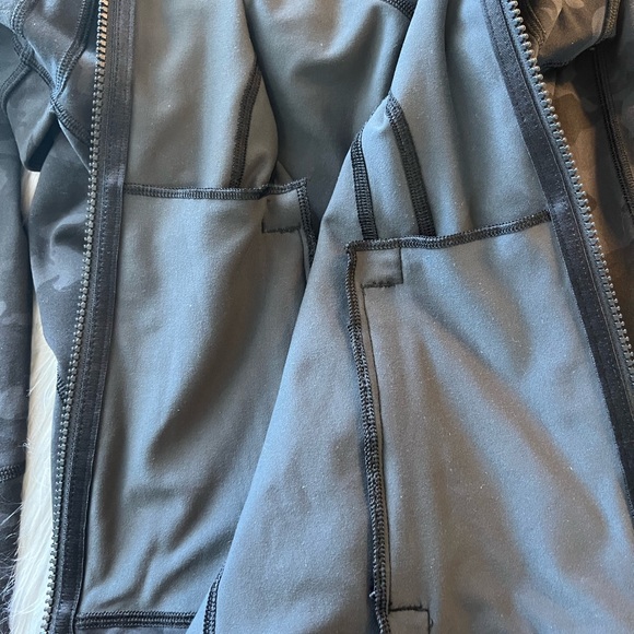 Lululemon Define athleisure, athletic, Gorp core, Camouflage Jacket - Picture 6 of 13